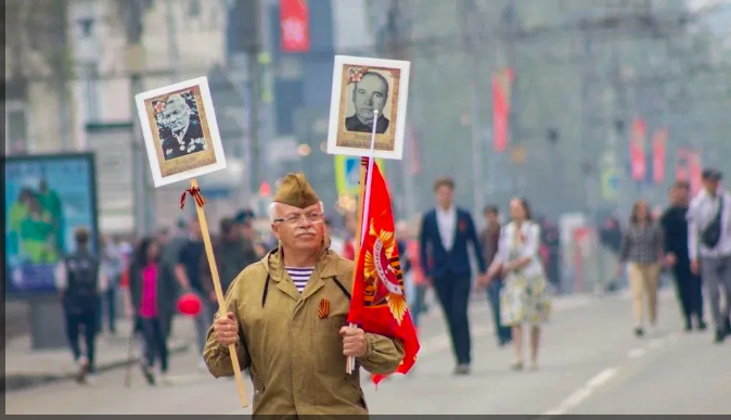 Фото Салют, «Бессмертный полк» и «Свеча памяти». В Новосибирске опубликована подробная программа мероприятий на майские праздники-2026 5
